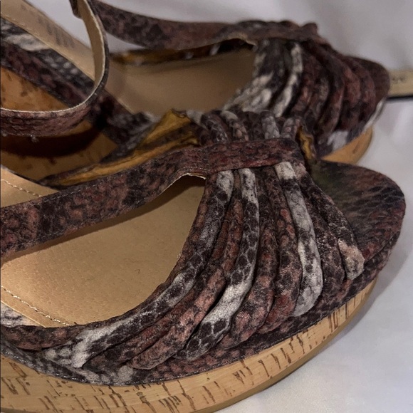 H&M Brown and Tan Strappy Sandals, Size 8 - Picture 5 of 14